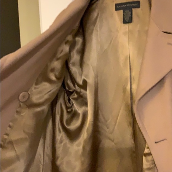 Banana Republic lined wool tan/camel topcoat. - Picture 5 of 6
